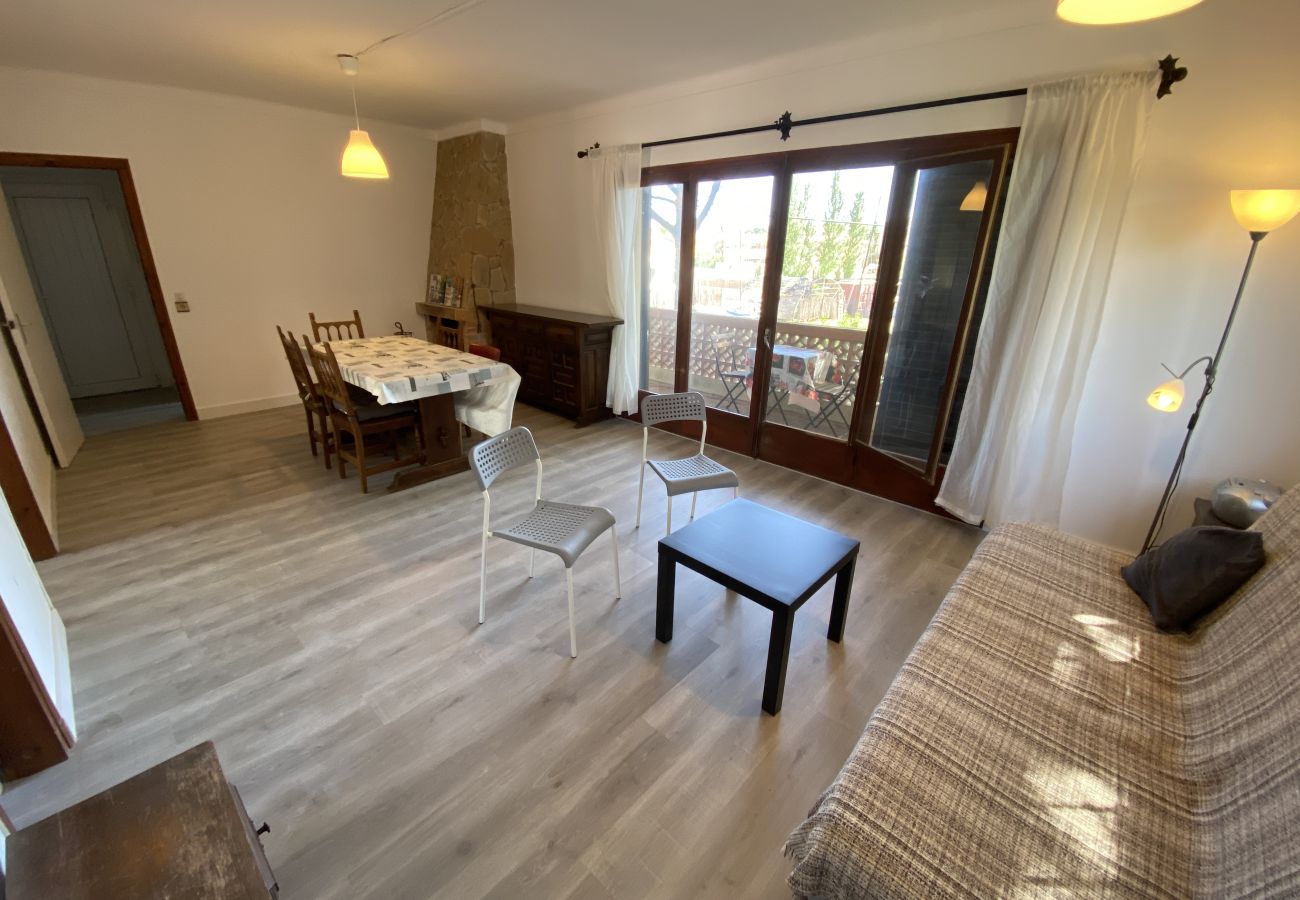 Apartment in Torroella de Montgri - Rec DALT close to beach, WiFi, Sat TV