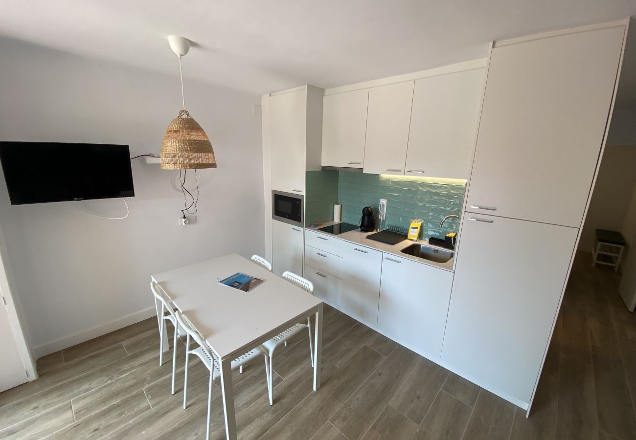 Apartment in Torroella de Montgri - Mas Pinell apartment B2D renovated with garden, pool and wifi