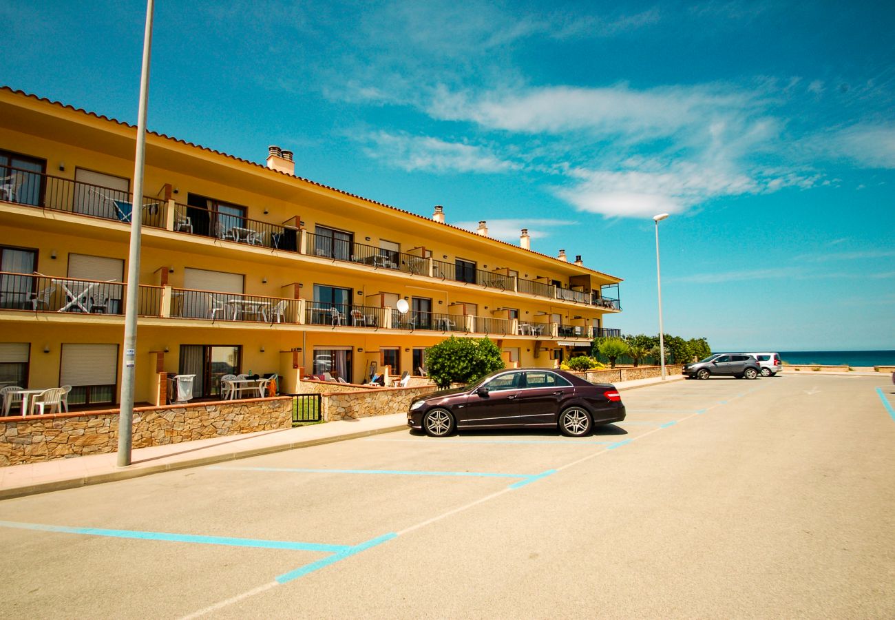 Apartment in Pals - Dunes G4 - Sea views, A/C, parking area