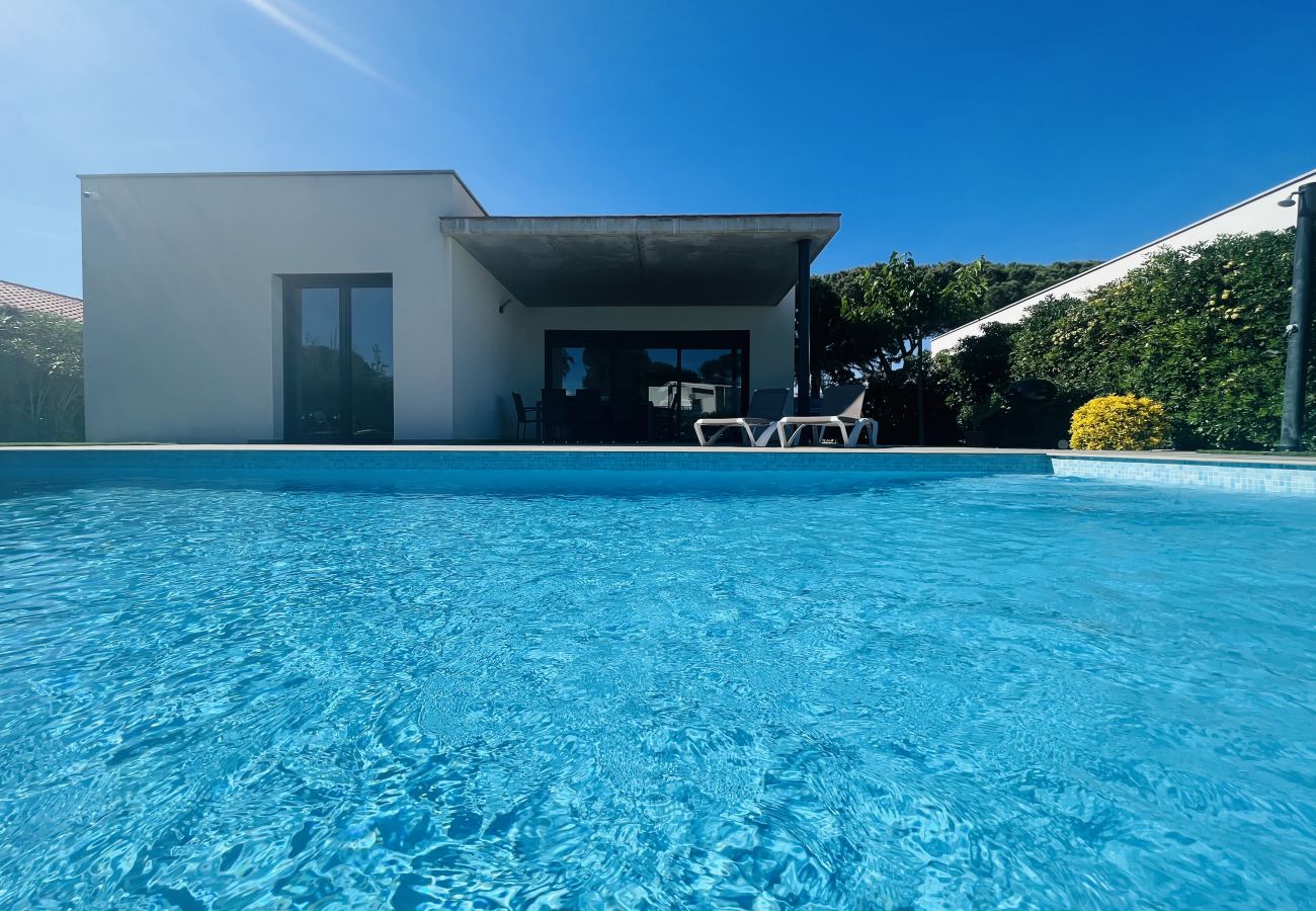 Villa in Torroella de Montgri - Casa Olivera - Private pool, A/C and modern