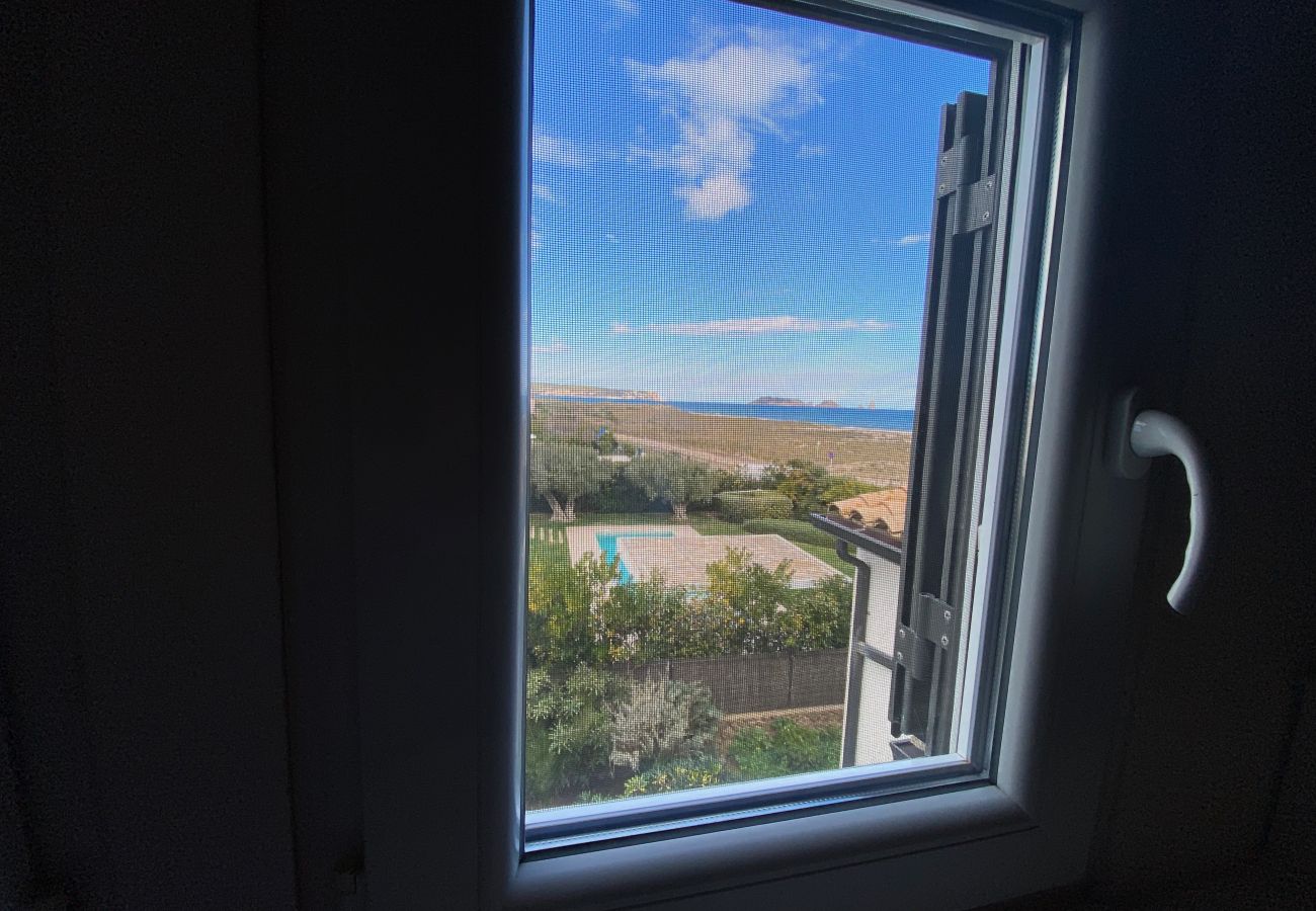 Apartment in Torroella de Montgri - On the beach with sea view